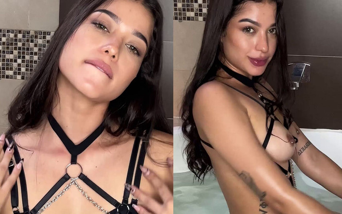 Gaby Caivo: Berseronok di Bilik Mandi