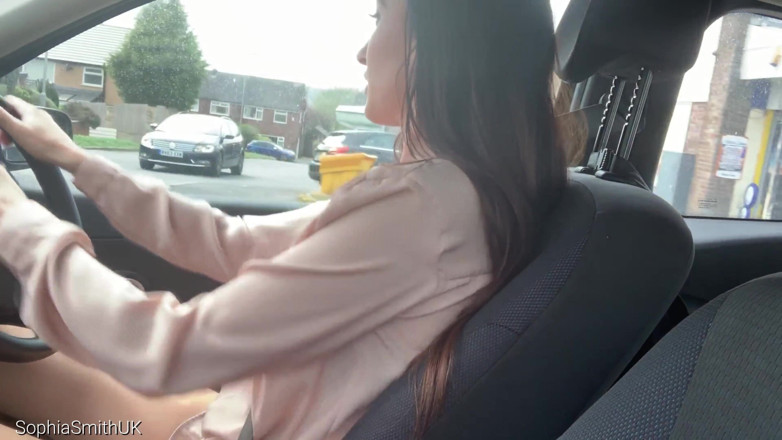 SophiaSmithUK: 性感的女孩去开车