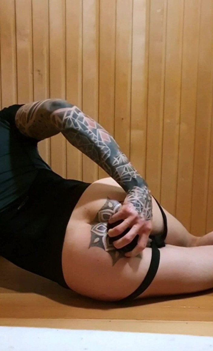 Leo Coldren: Selffist Without Any Lube