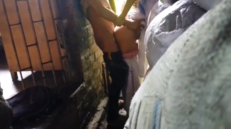 East indian group: Real village estudante universitária fazendo foda em espaço sozinho
