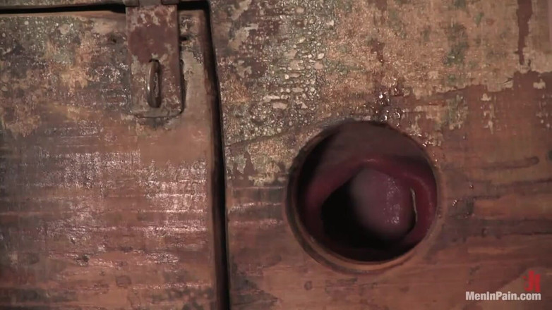 Men In Pain by Kink: Объектификации