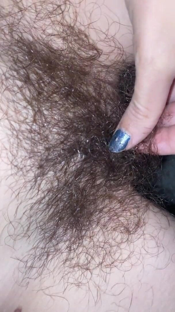 Cuteblonde666: Hairy pussy closeup