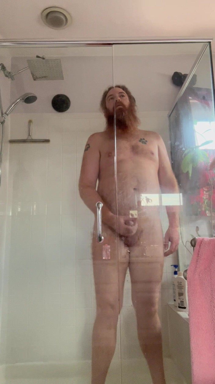 Big Baz: Pișare împotriva sticlei