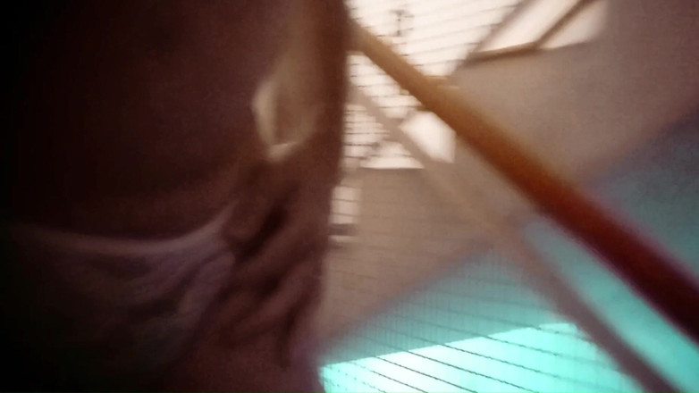 Alan Long: 내 팬티에 건물의 계단을 내려가!