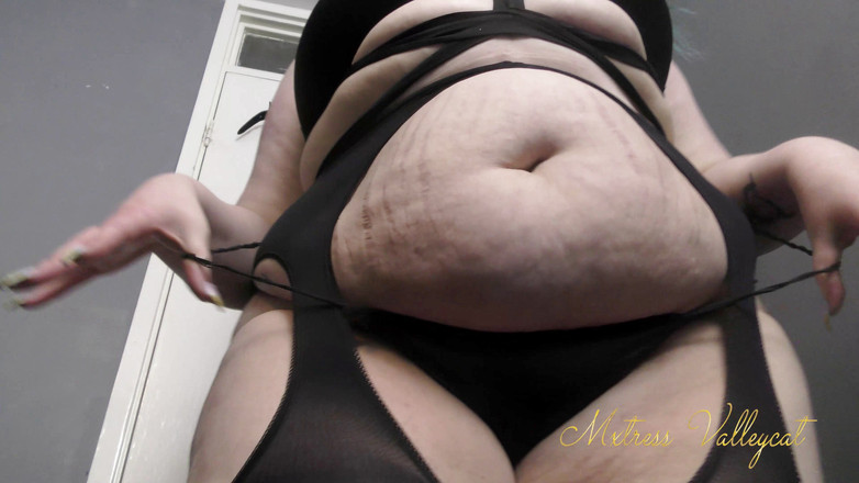 Mxtress Valleycat: Te sufoc în tanga mea din pvc
