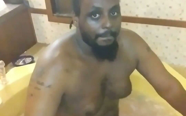 ShadowGodKing: Une grosse rousse se fait sodomiser dans un jacuzzi, Poundtown,...