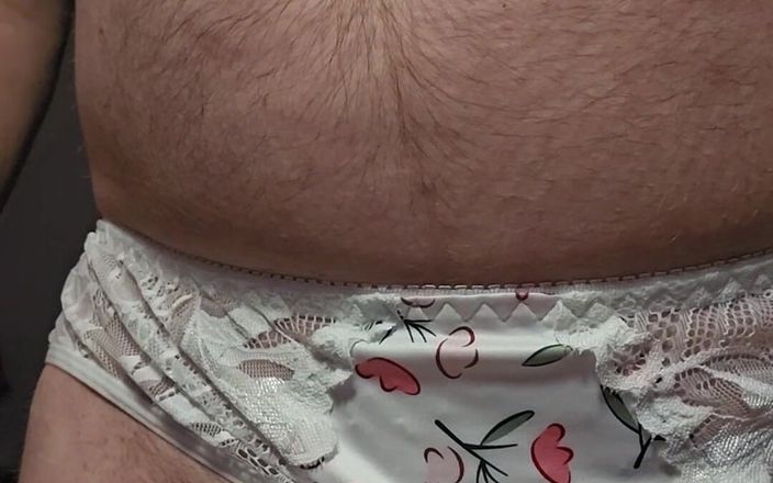 Fantasies in Lingerie: Nice Cumshot Wearing This Cute Bra and Panty Set