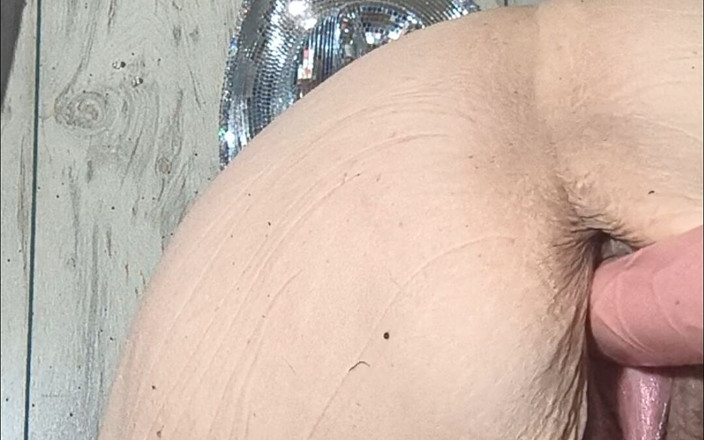HerculesnVENUS: Pumping Pussy Near Her Ass Really Fast Is She Gonna...