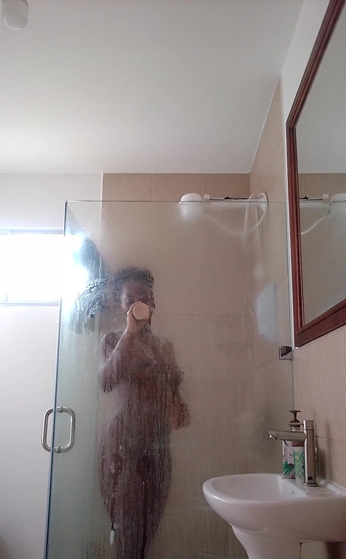 Mastermeat1 Solamente: Questo è successo mentre cercavo di fare una doccia calda