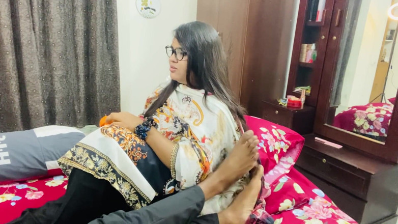 Nadiyaxxx02: Die verheiratete ältere schwester wird von ihrem jüngeren bruder gefickt und...