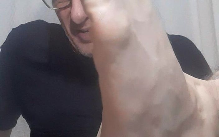 Big uncut hard cock: Zblízka mé nohy