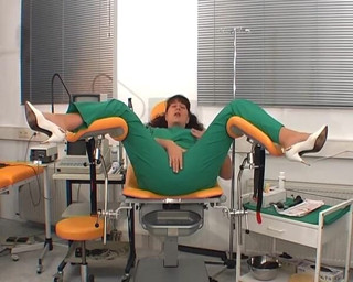 Rubber & Clinic Studio - 1ATOYS: Masturbation with speculum on the gynchair