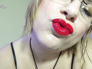 Morrigan Havoc: Lipgloss &amp; red lipstick