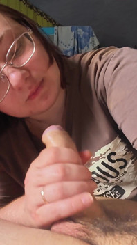 Close up 4K Amateur Girlfriend Blowjob Curvy Brunette with Glasses Sucks and Strokes Cock
