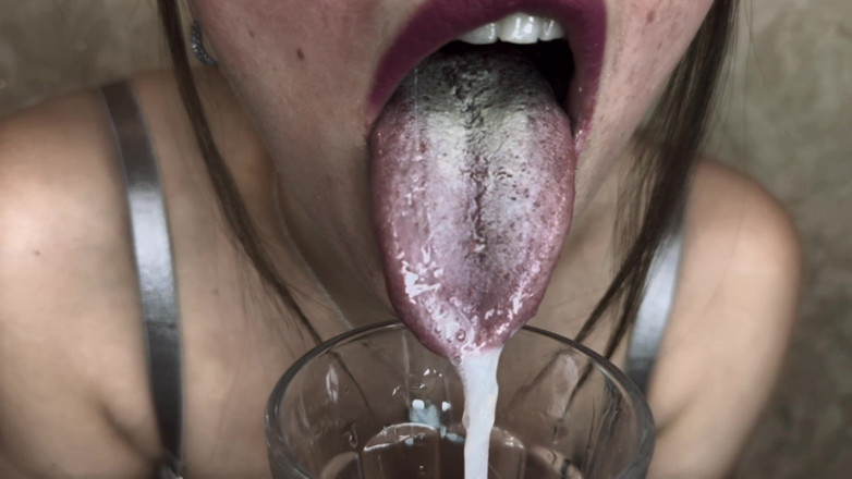 Hottie goddess: Mucus mastery Lips mit Lippenstift &amp; Spucke im Glas