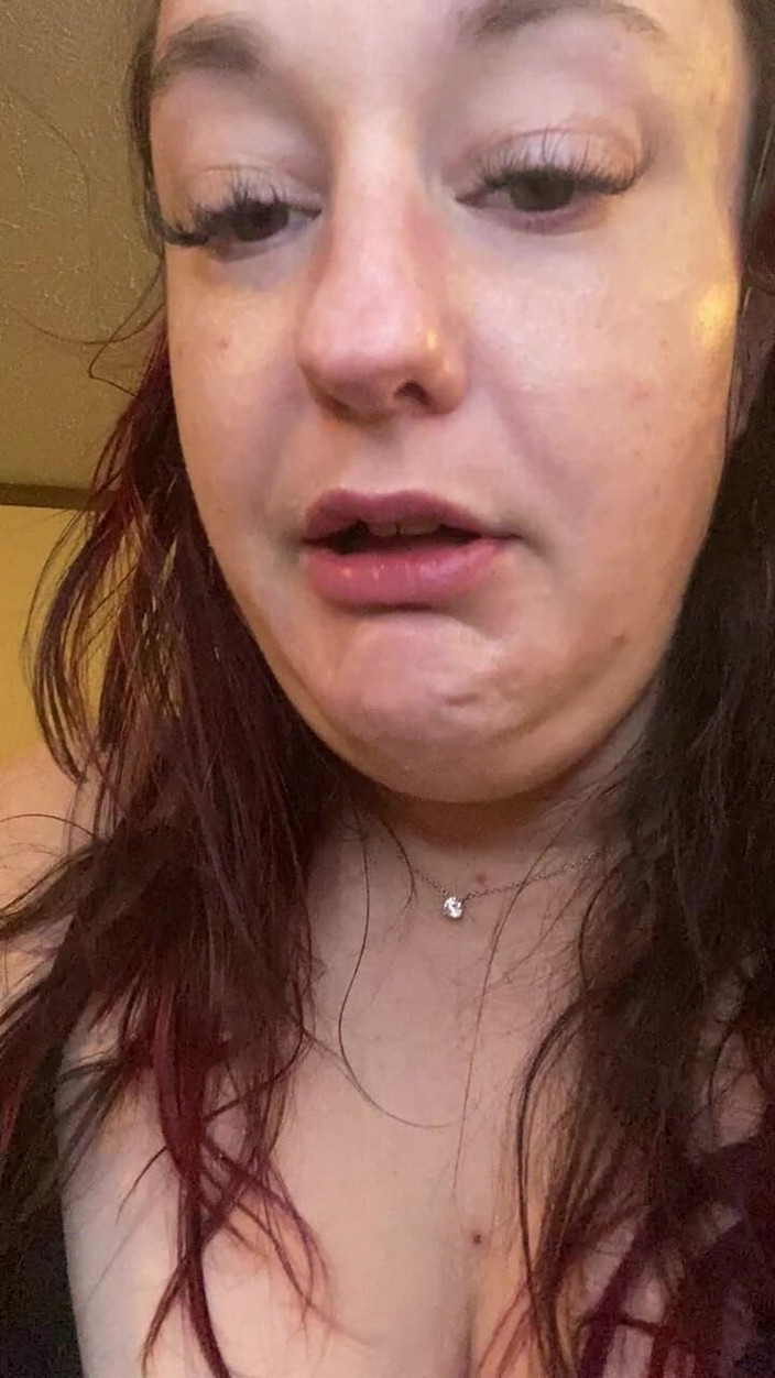 BellaBlast: Богиня і ковтає великий зелений чай