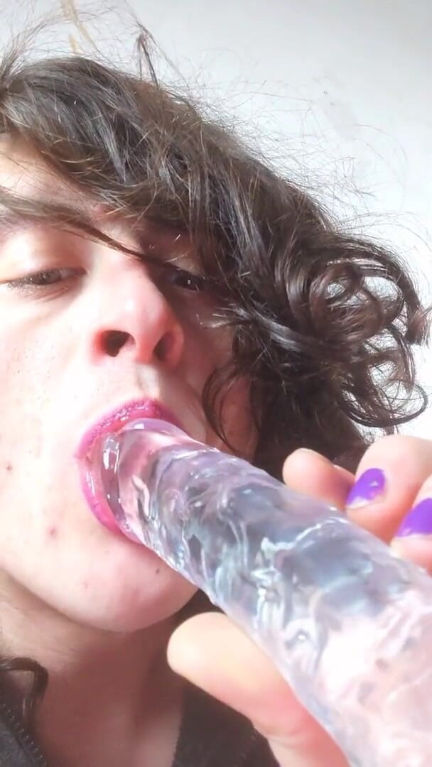 Sara B: Dildo blowjob Sara Nb