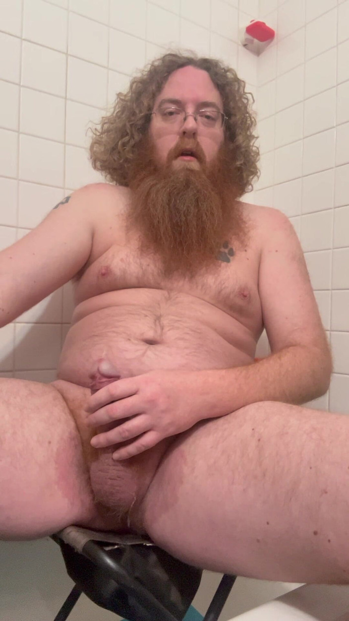 Big Baz: 在真正的淋浴前撒尿