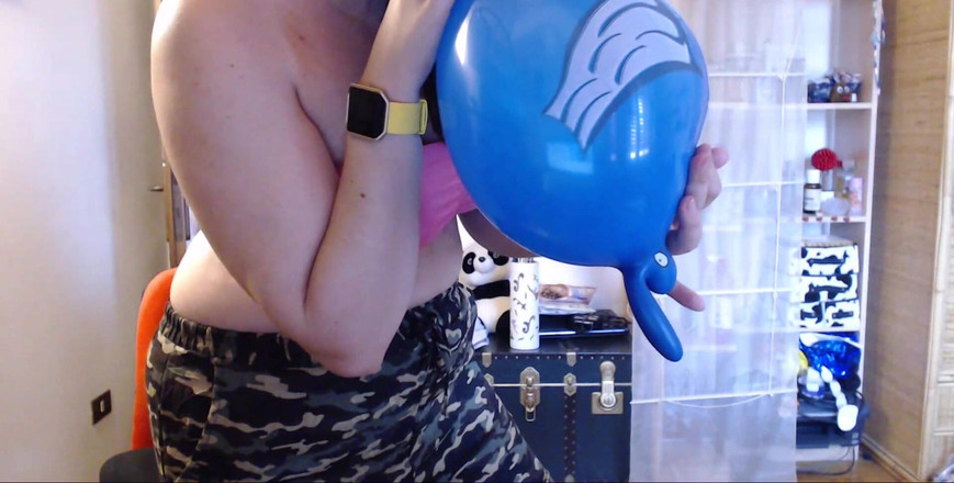 Nicoletta Embassi: Pokud máte fetiš pro velké balónky, nenechte si ujít toto...