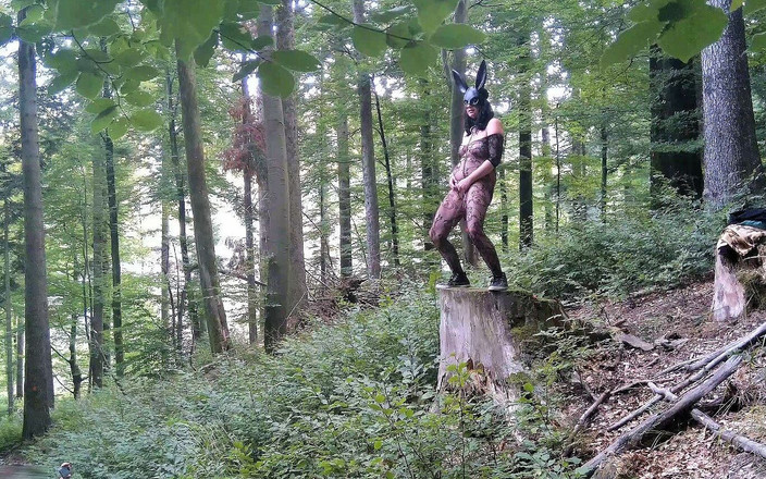 Toilet Mommy: 変態バニー