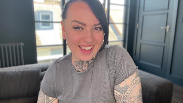 Miss Valentina: Supraviețuiește pe propria-ți spermă