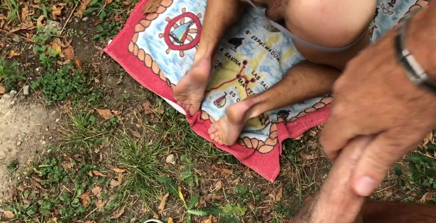 Crunch French bareback porn: Cadela snif meus tênis são para me chupar e dar-lhe...