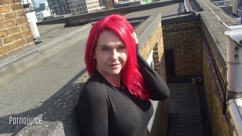 Cheeky UK girls: Quick Blow and Go Starring Roxi Keogh