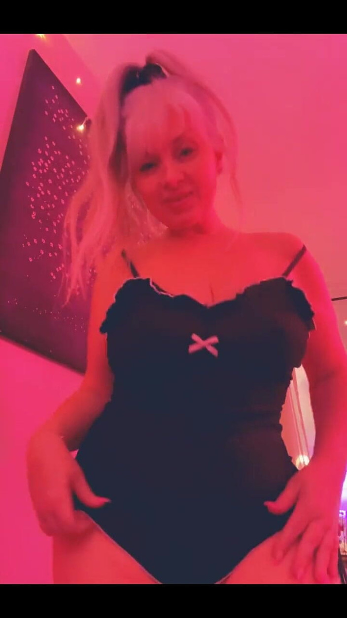 PaintedRose: Bez zábran, svlékání naléhavě - Klubové věci prskají!