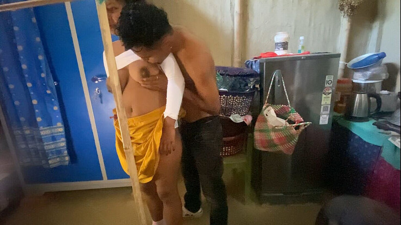 Jona: 继妹被后入