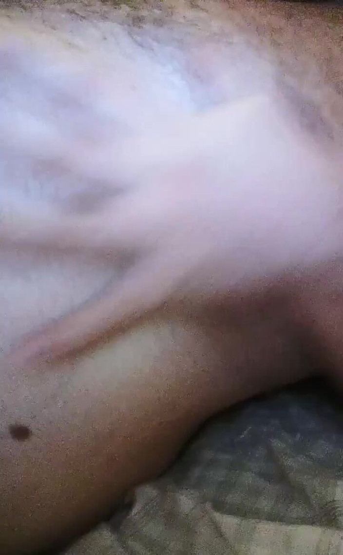 Big Pisser: Kölelerim için ateşli vücudumu gösteriyorum.