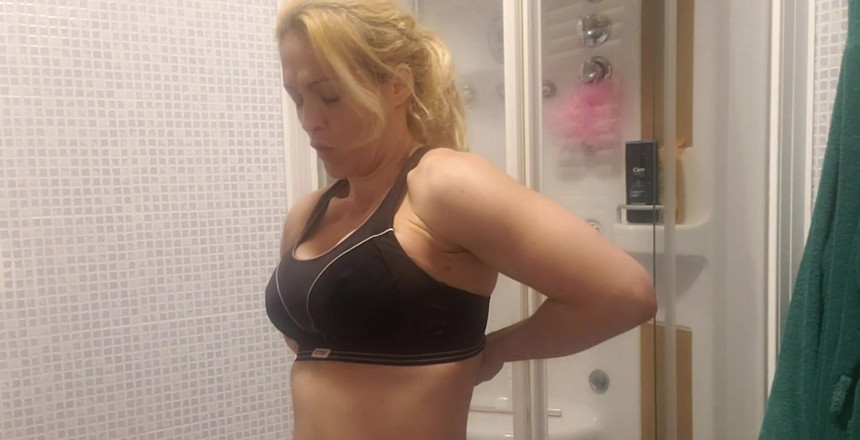 Mary Rider Pornstar: Vuoi fare la doccia con me?