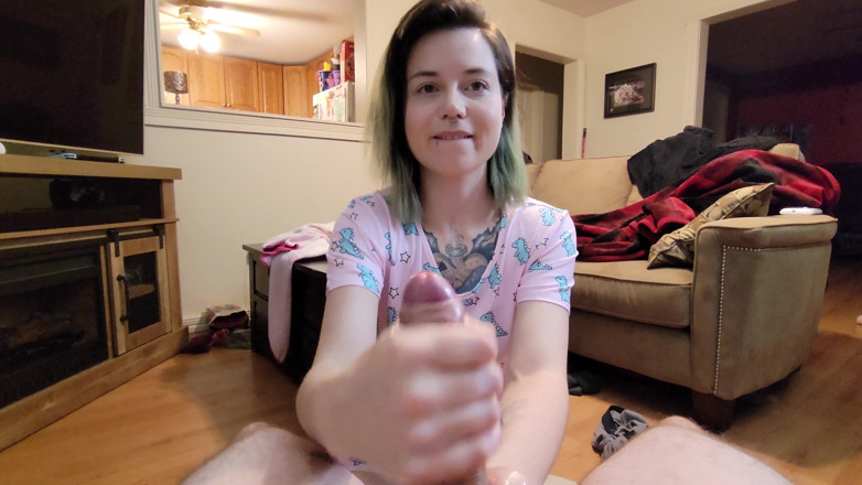 Innocenttemptation: 내 새아빠를 위한 정액 POV 핑거 오프 지침