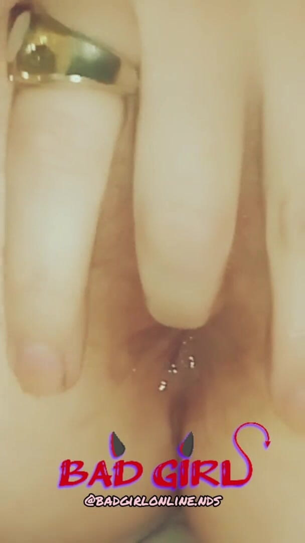 tunoviaputita: Verdadera chica amateur de cerca. Digitación mojado coño