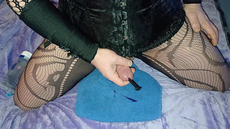 MisstressLeo: Mariquita Leo masturbándose con vibrador y dilatador