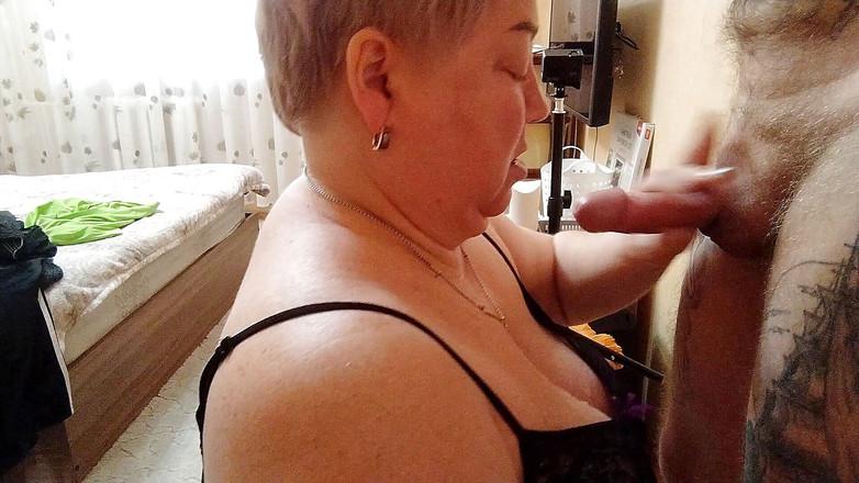 Zona901: robi loda i dostaje część spermy na jej duże cycki