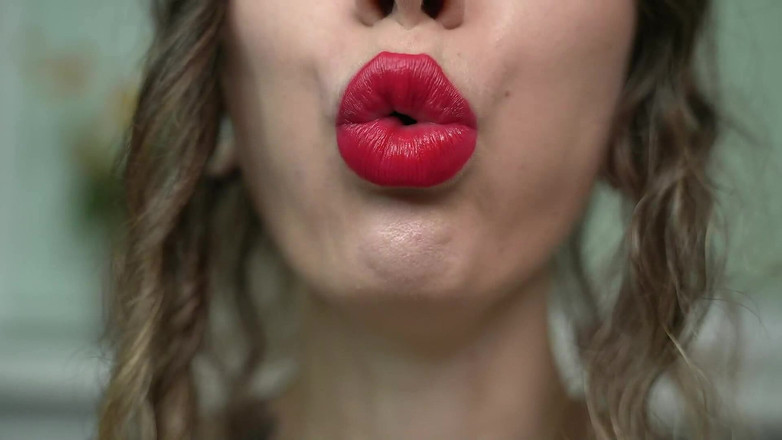 Rarible Diamond: 性感女孩吐口水慢动作