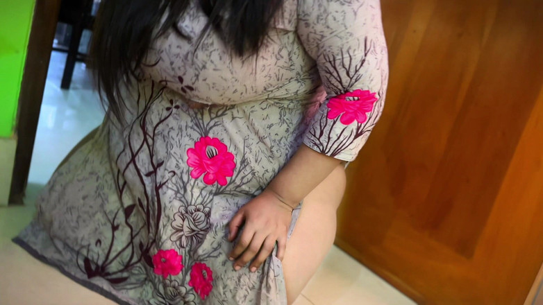 Your Boy's Cum: Sabrita ficou presa debaixo da cama enquanto limpava seu quarto -...