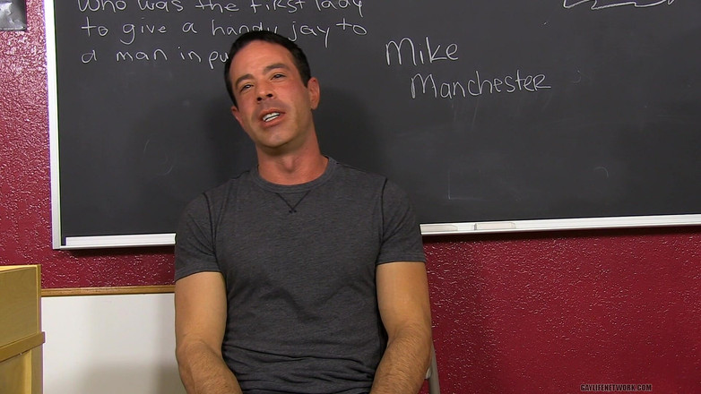 Teach Twinks: Mike este un mare fan al sexului pe la spate