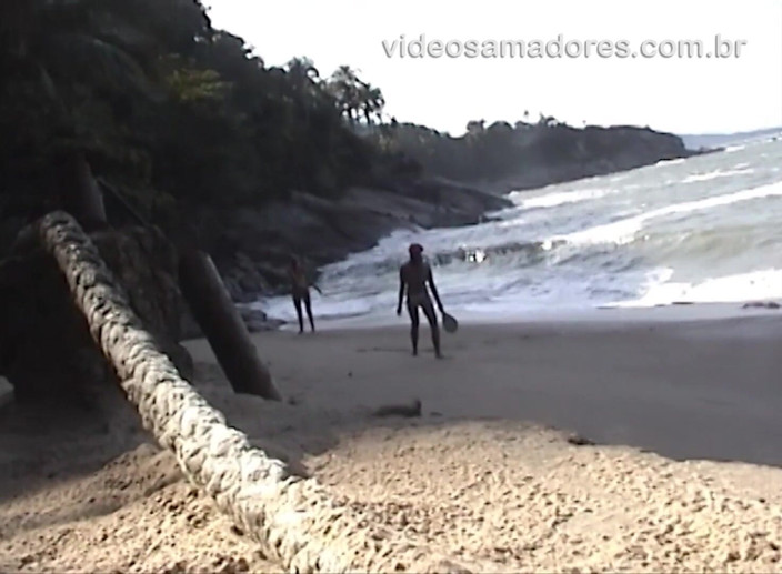 Amateurs videos: My girlfriend topless on the beach