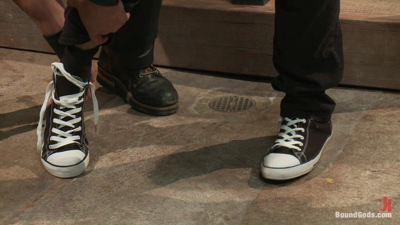 Bound gods: Nejvíce náročné zavěšení v historii vázaných bohů - Živé focení