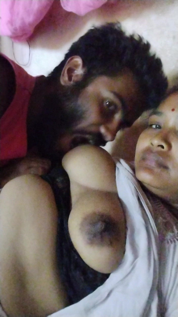 Mg3947731: 인도 밀프 Saree Choli를 벗기고 Devar Ji와 섹스하는 거대한 젖탱이