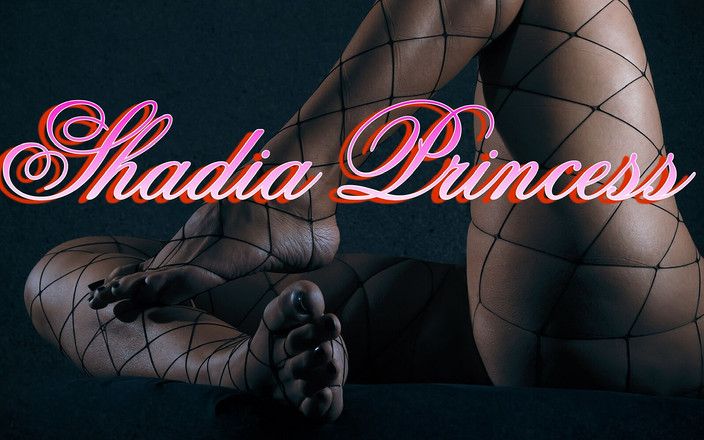 ShadiaPrincess: Shadia joue