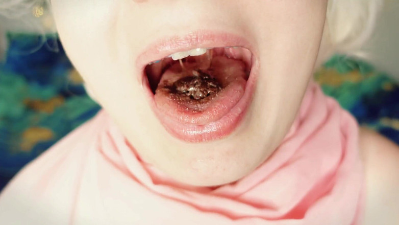 Arya Grander: 남친에게 따먹히는 거유 밀프