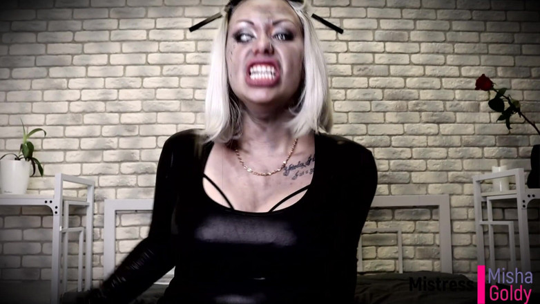 Goddess Misha Goldy: 자신의 꼬임에 고통의 최대!