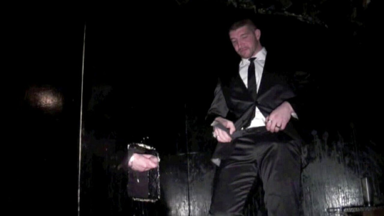 Straight fucking boy in uniform: Woker musculoas heterosexual suge pula arabă în sape mohorât