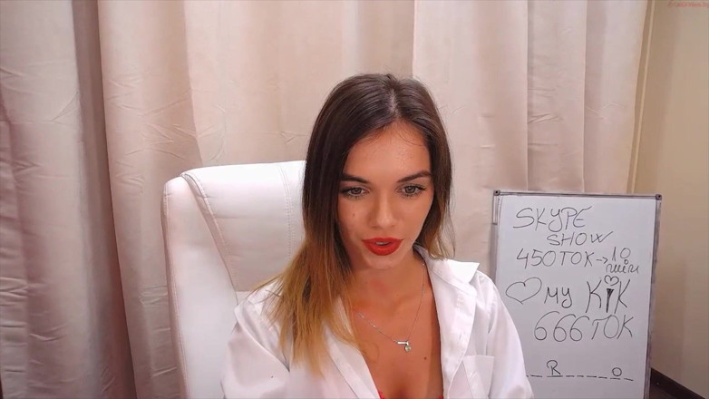 Flexilady: Russian Gymnast in Front of Webcam
