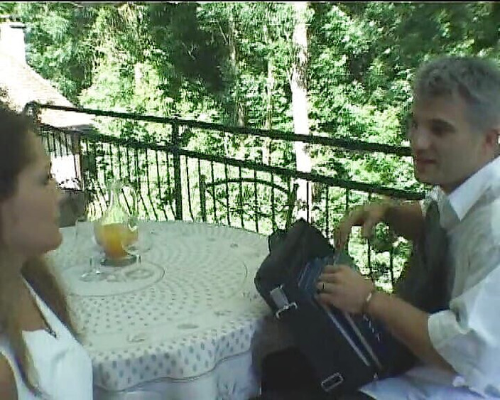 Filles Francaises: 두 자지를 동시에 따먹는 프랑스 갈색 머리!