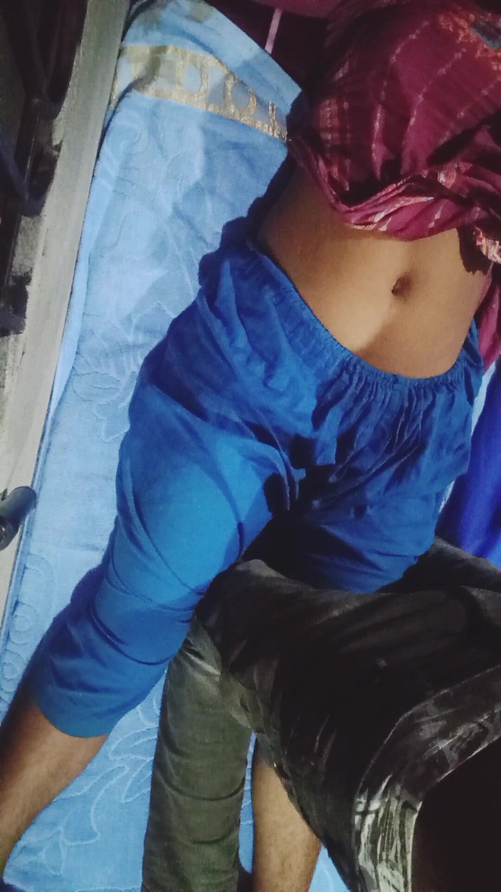 Deshi women: 我爱上了我的继子并做爱