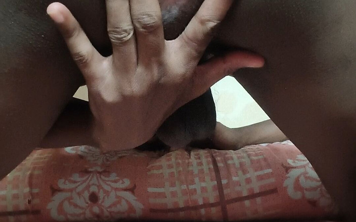 MDSsssssmmmmm: Desii Boy Jerked of His Big Dick