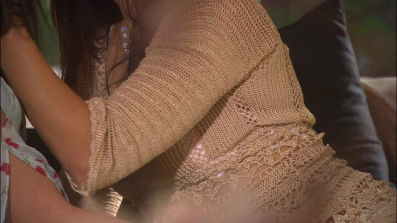 CBD Media: Brunetka MILF i nastolatka mają gorącą scenę lizania cipki na łóżku